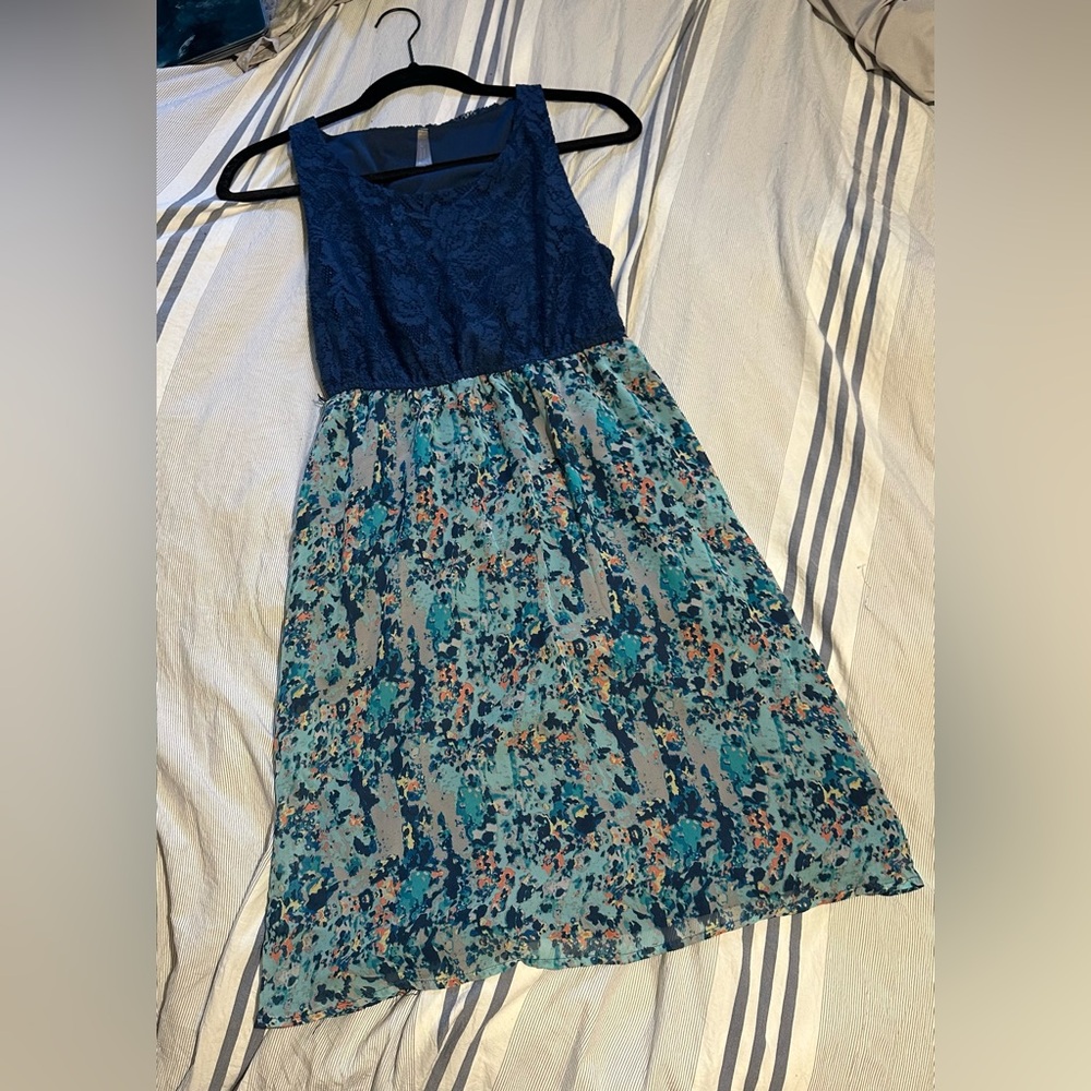 Vanity Essentials dress | size S